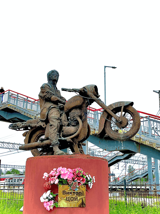 Памятник Виктору Щою