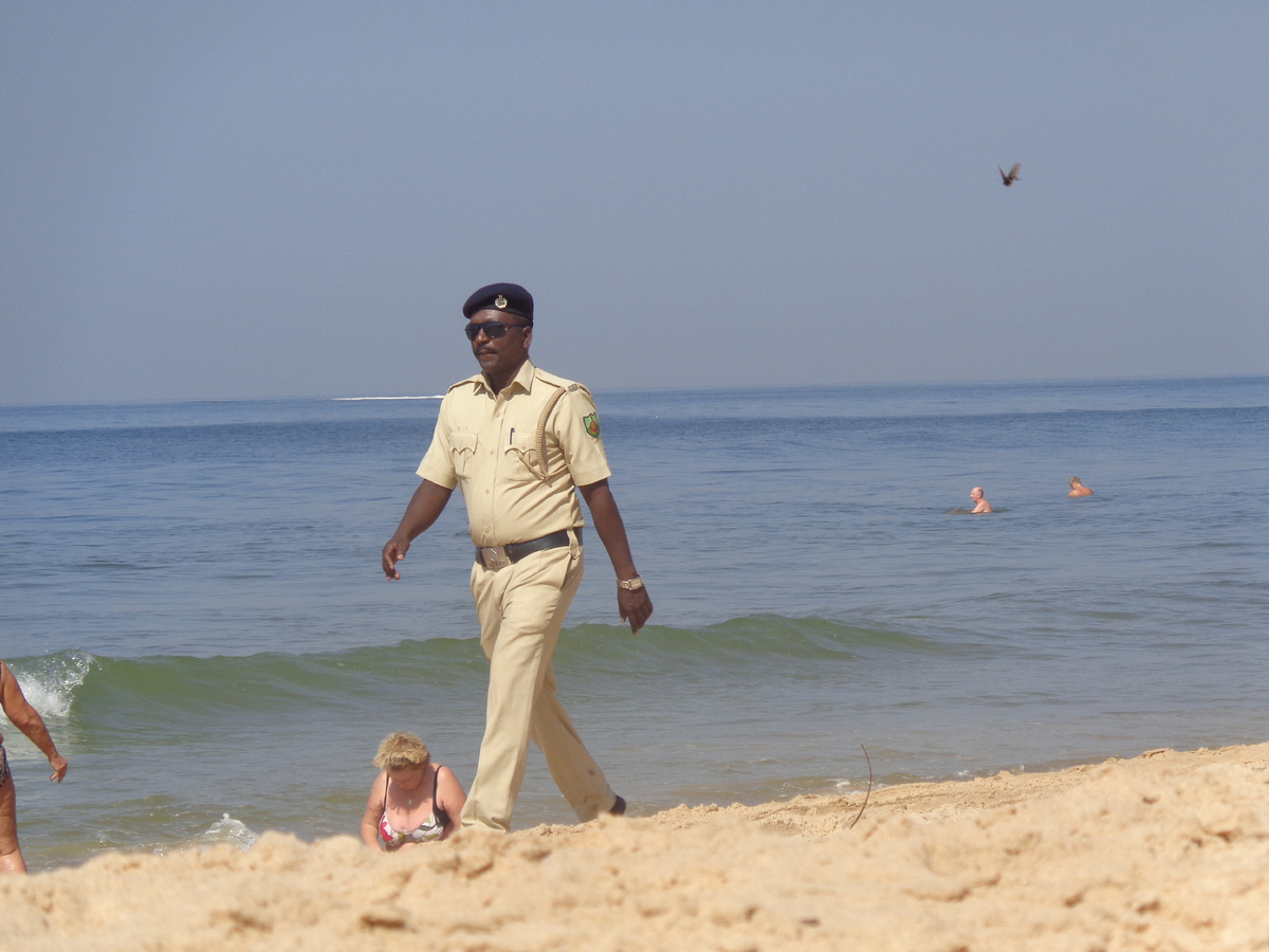 Патруль на пляже