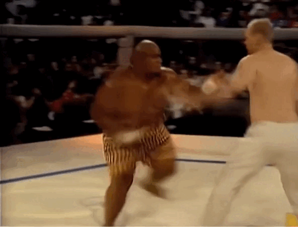 Жерар Гордо выбивает зубы своему сопернику