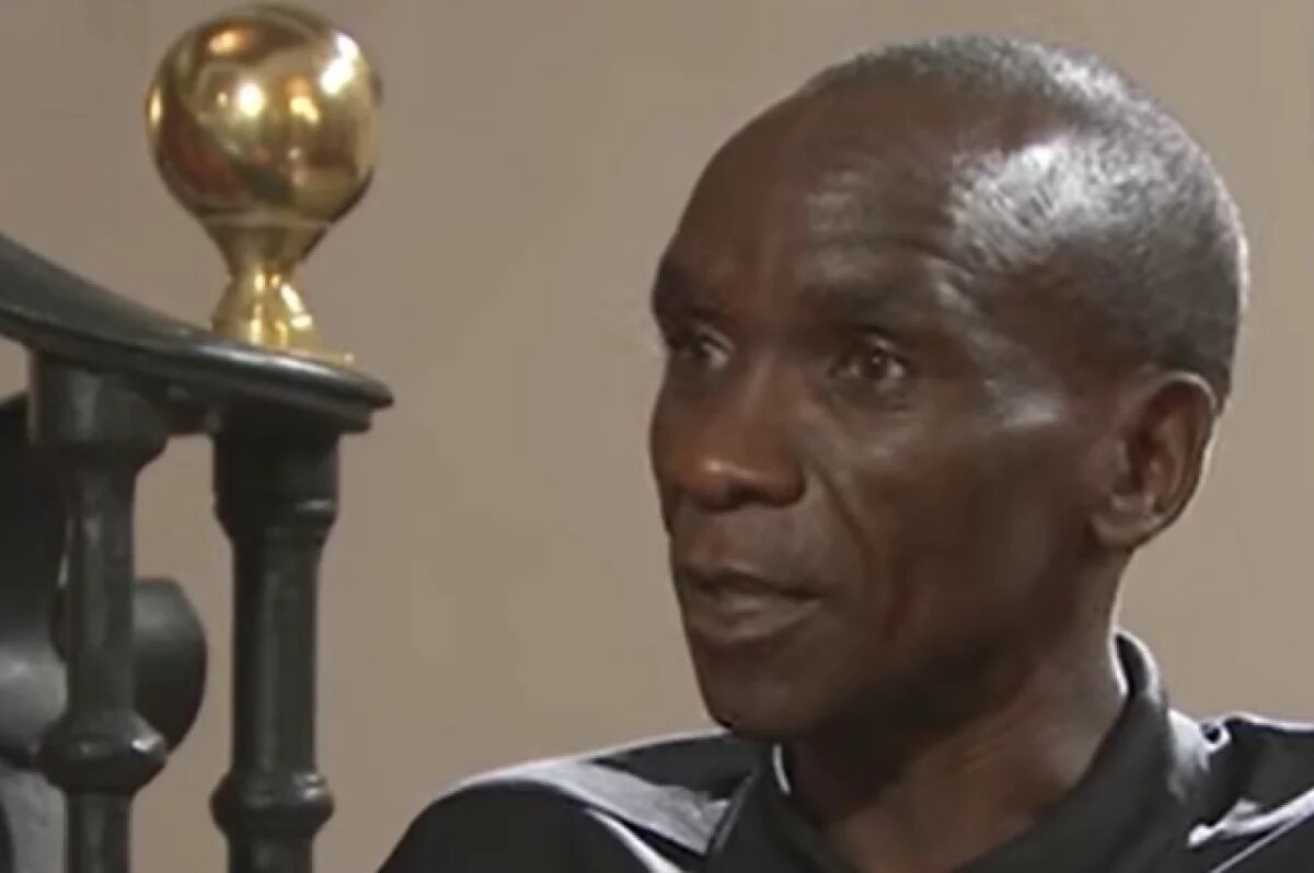    Кенийский марафонец Кипчоге впервые в истории остался без медали ОИ