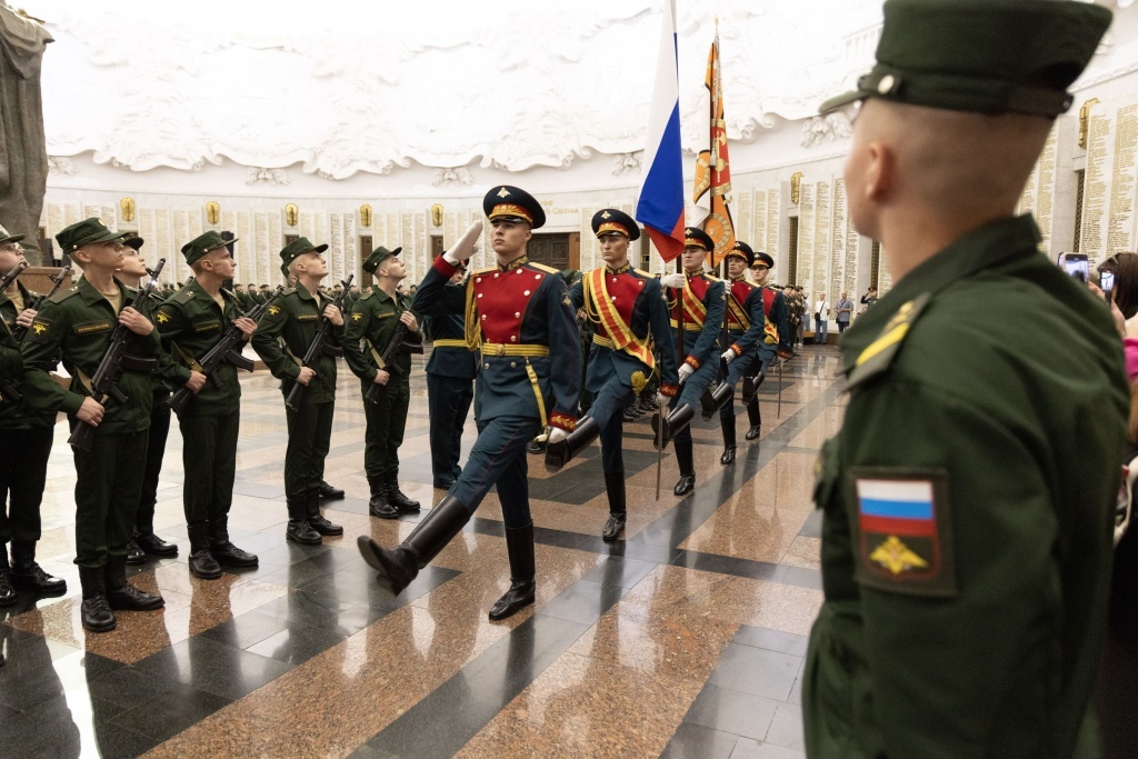 Тверские новобранцы Преображенского полка приняли присягу в Музее Победы