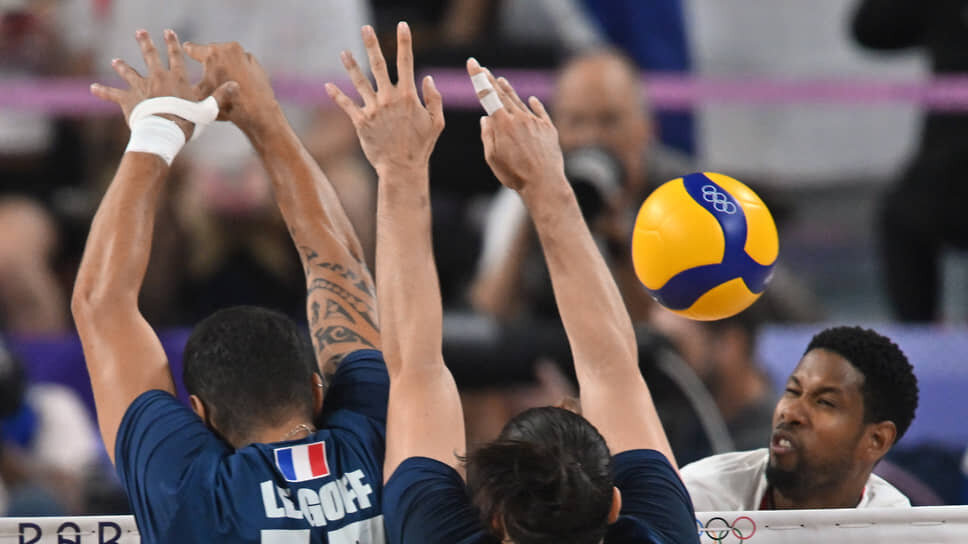 Фото: Дмитрий Лебедев / Коммерсантъ📷Матч между сборными командами Франции и Польши по волейболу