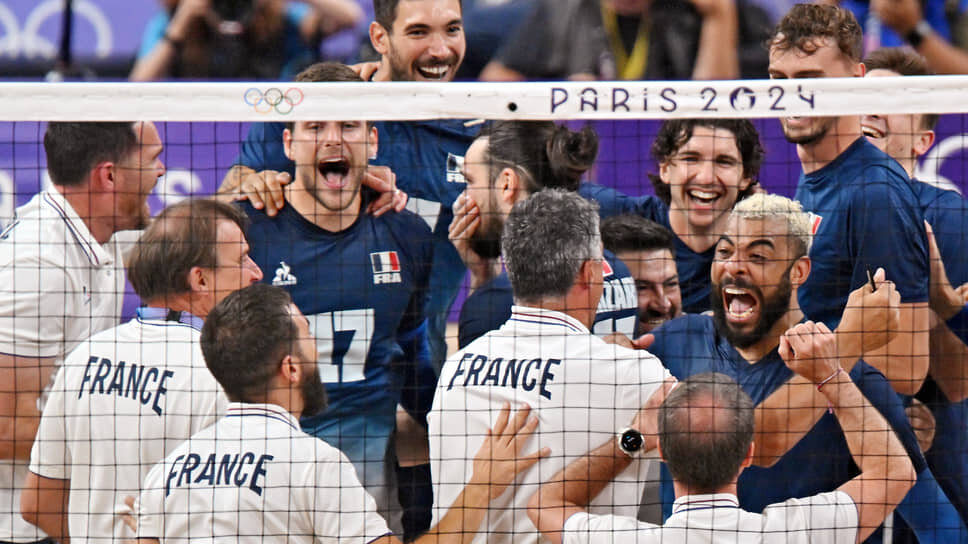 Фото: Дмитрий Лебедев / Коммерсантъ📷Сборная Франции радуется победе