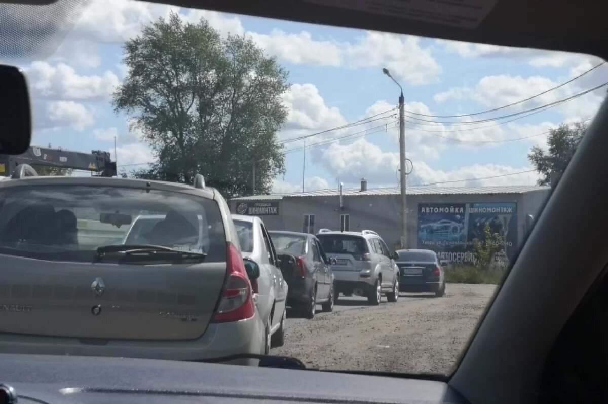    Под Ростовом на М-4 Дон образовались две гигантские пробки на 10 км