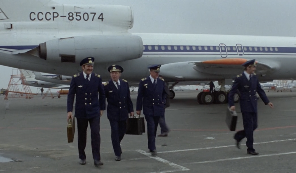    Фото: кадр из фильма "Экипаж"