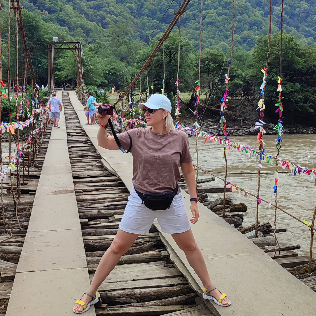 Подвесной мост через реку Бзыбь - самую длинную реку Абхазии. 2024 год