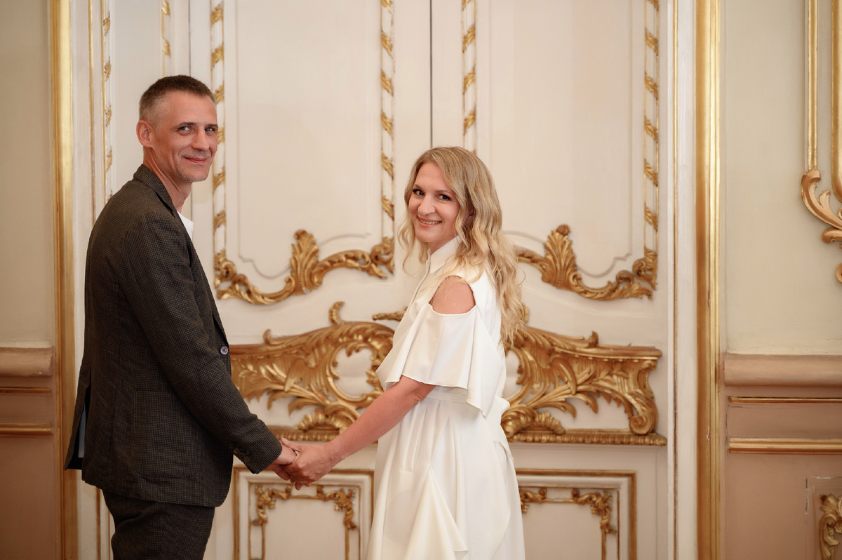 Перед этой же дверью мы стояли 25 лет назад и сильно волновались. В этот раз тоже почему-то было волнительно.