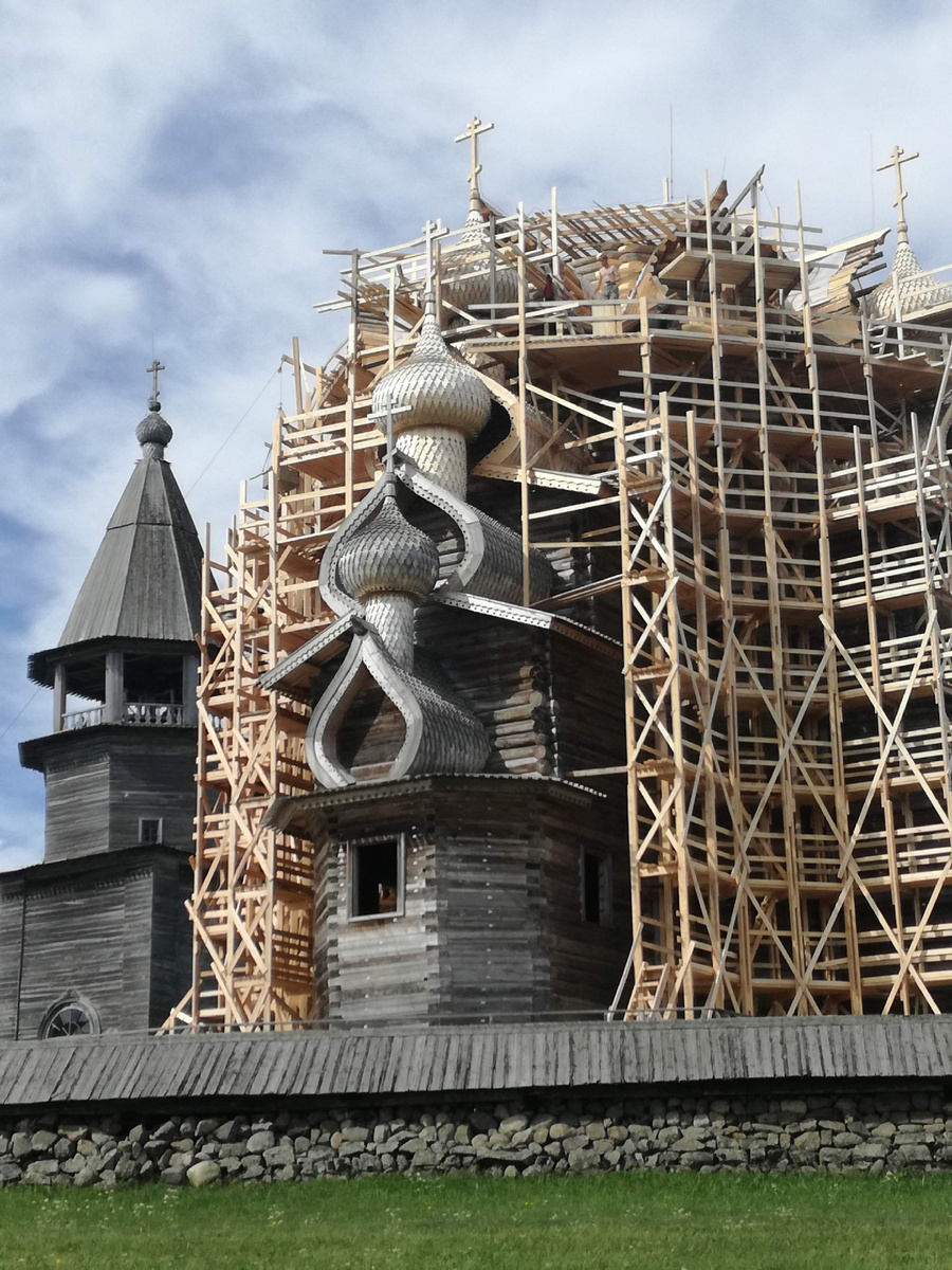 Июнь 2018 г Спасо-Преображенская Церковь в строительных лесах 