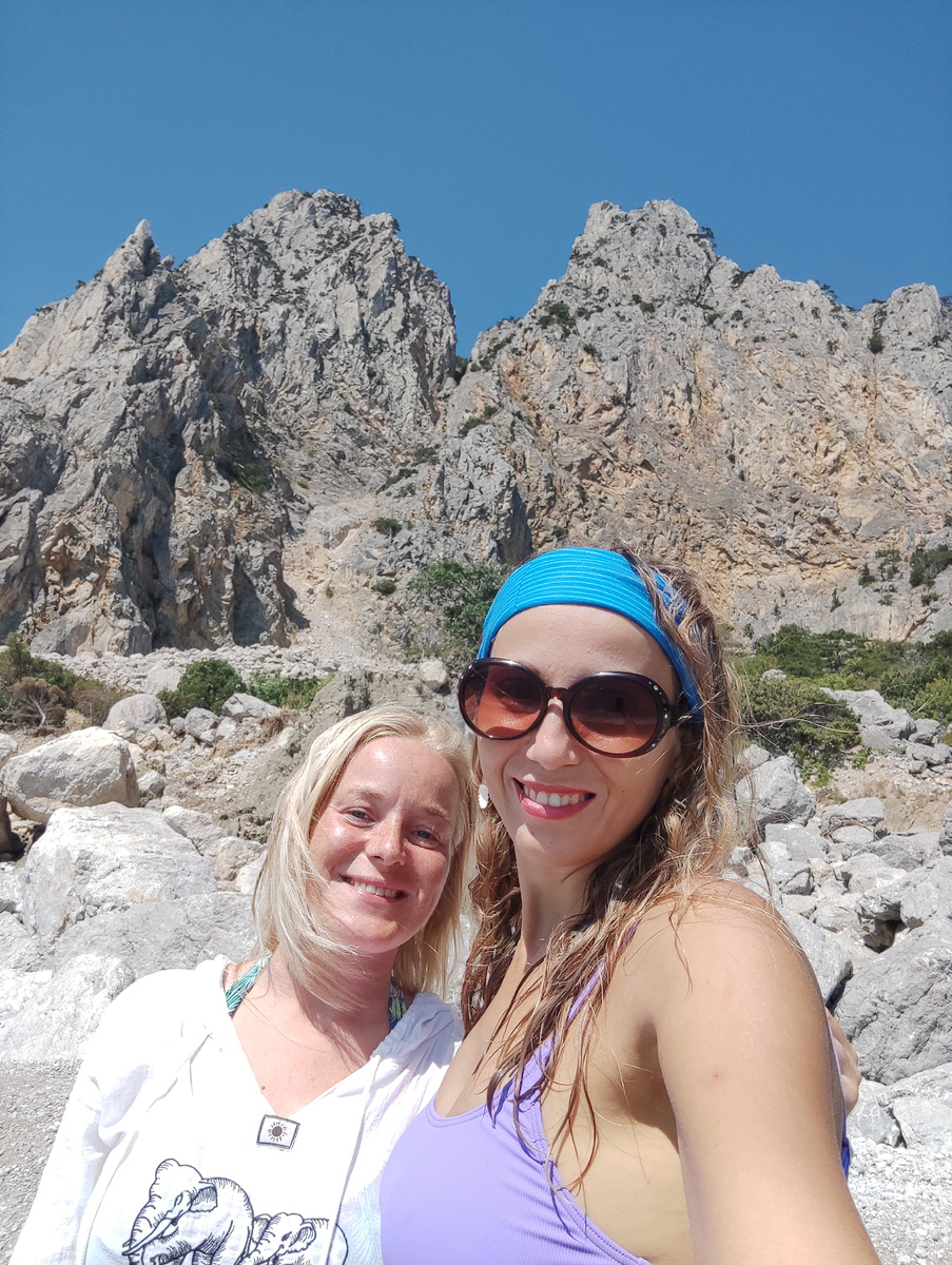 Мы с Урала в Крыму на пляже Затерянный мир 