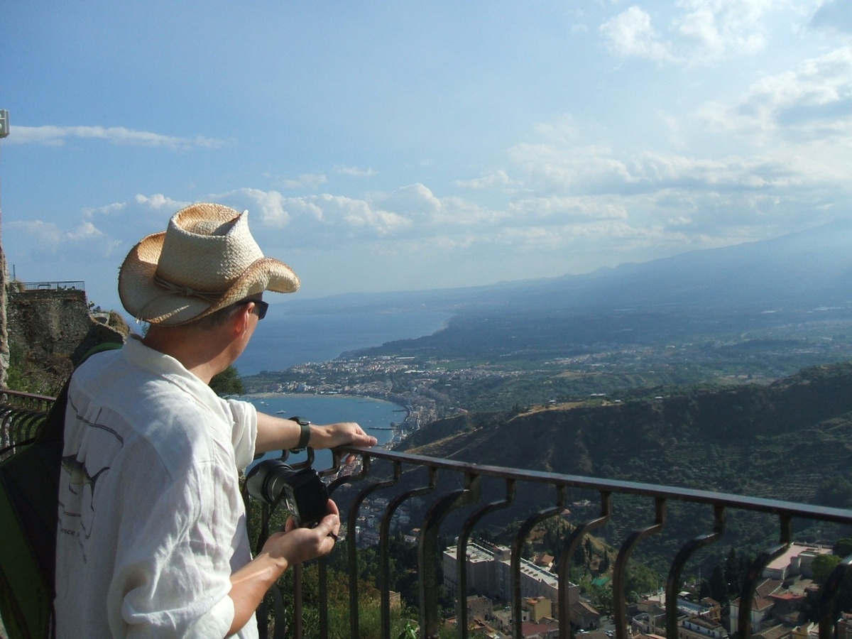 Сицилия, вид на Джардини Наксос