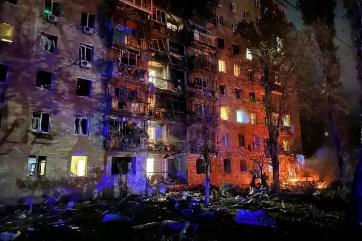    Мэр Курска показал кадры с места падения ракеты ВСУ на многоэтажный дом