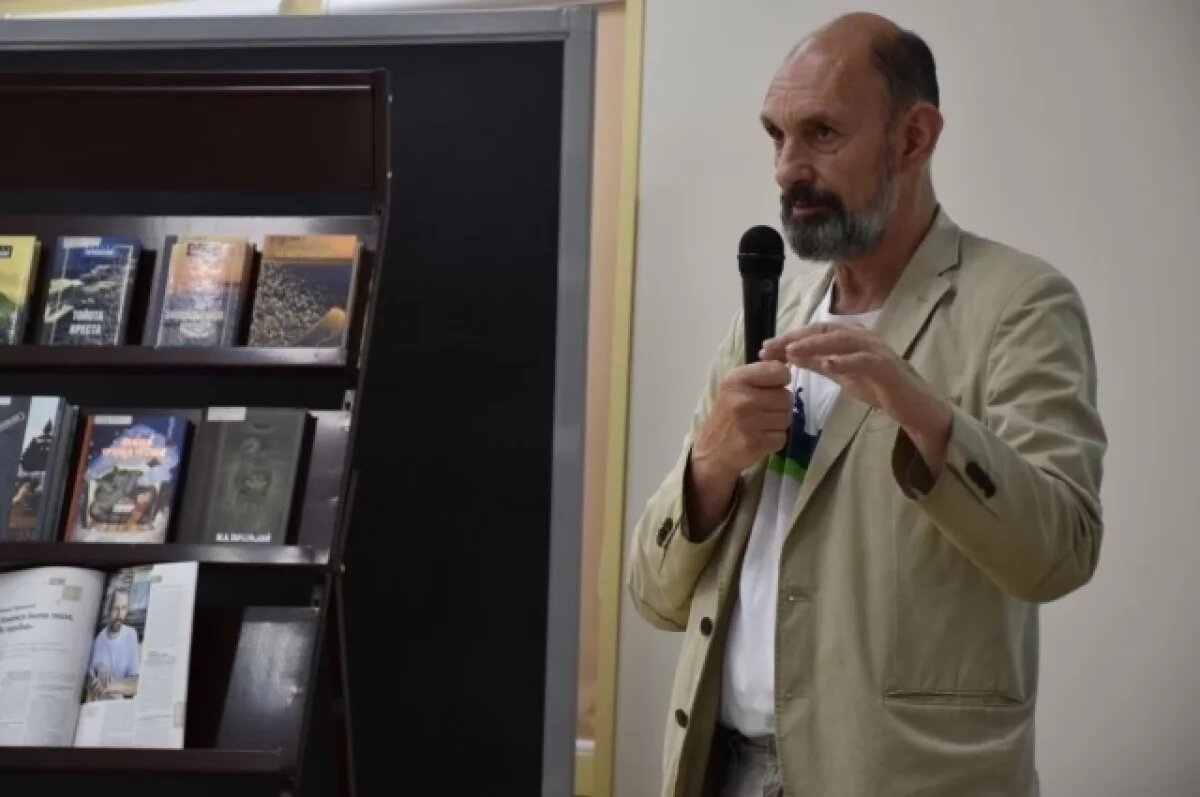    Михаил Тарковский встретился с читателями в Барнауле.