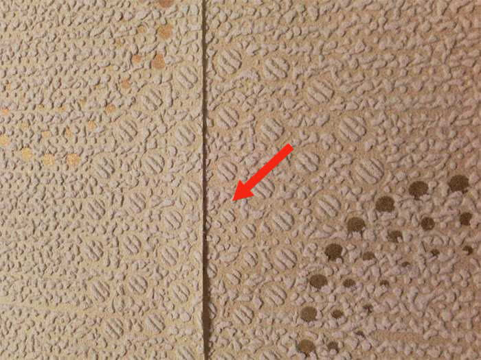 Почему обои расходятся на стыках и как с этим бороться