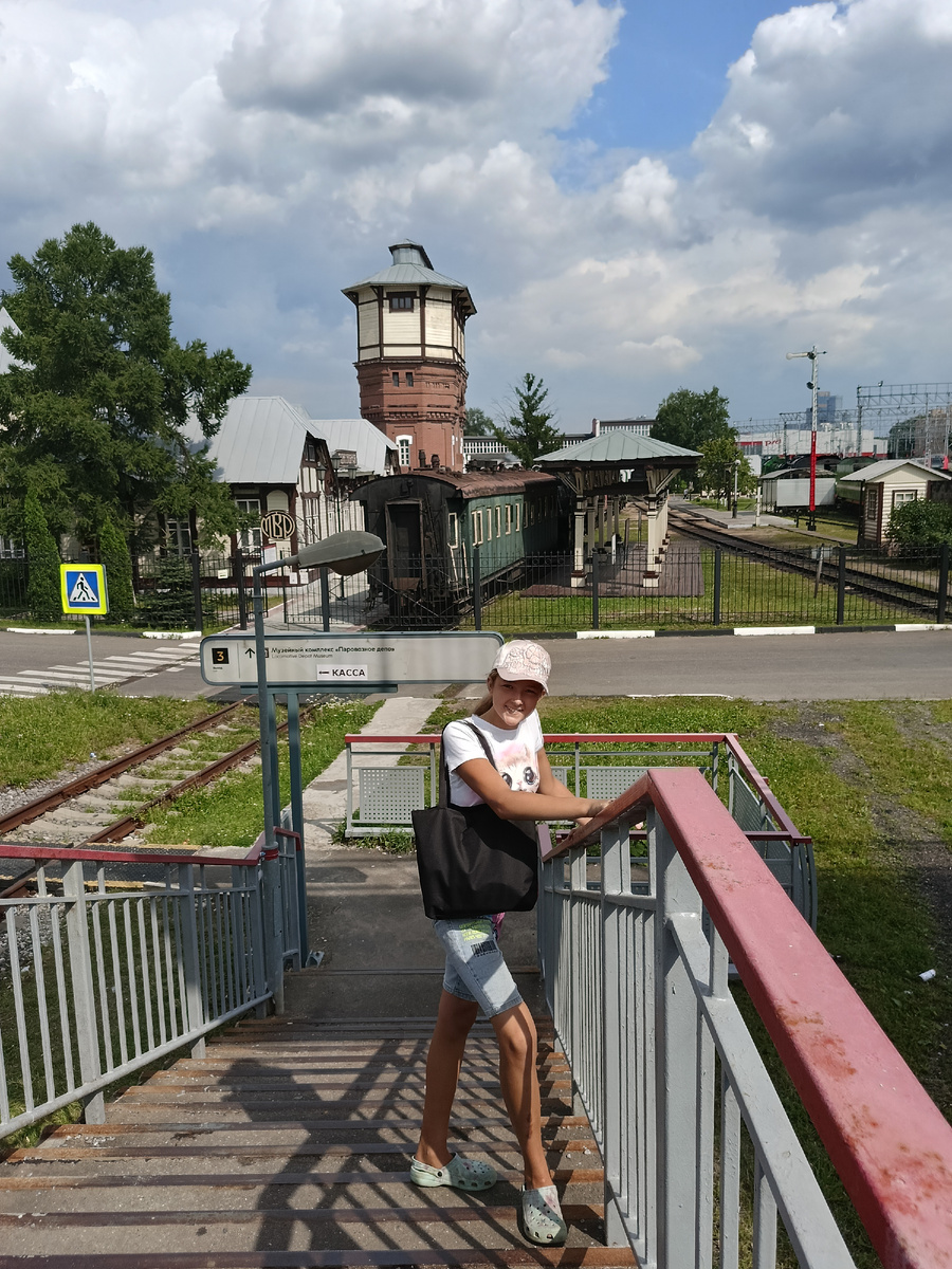 Вид на вход. 