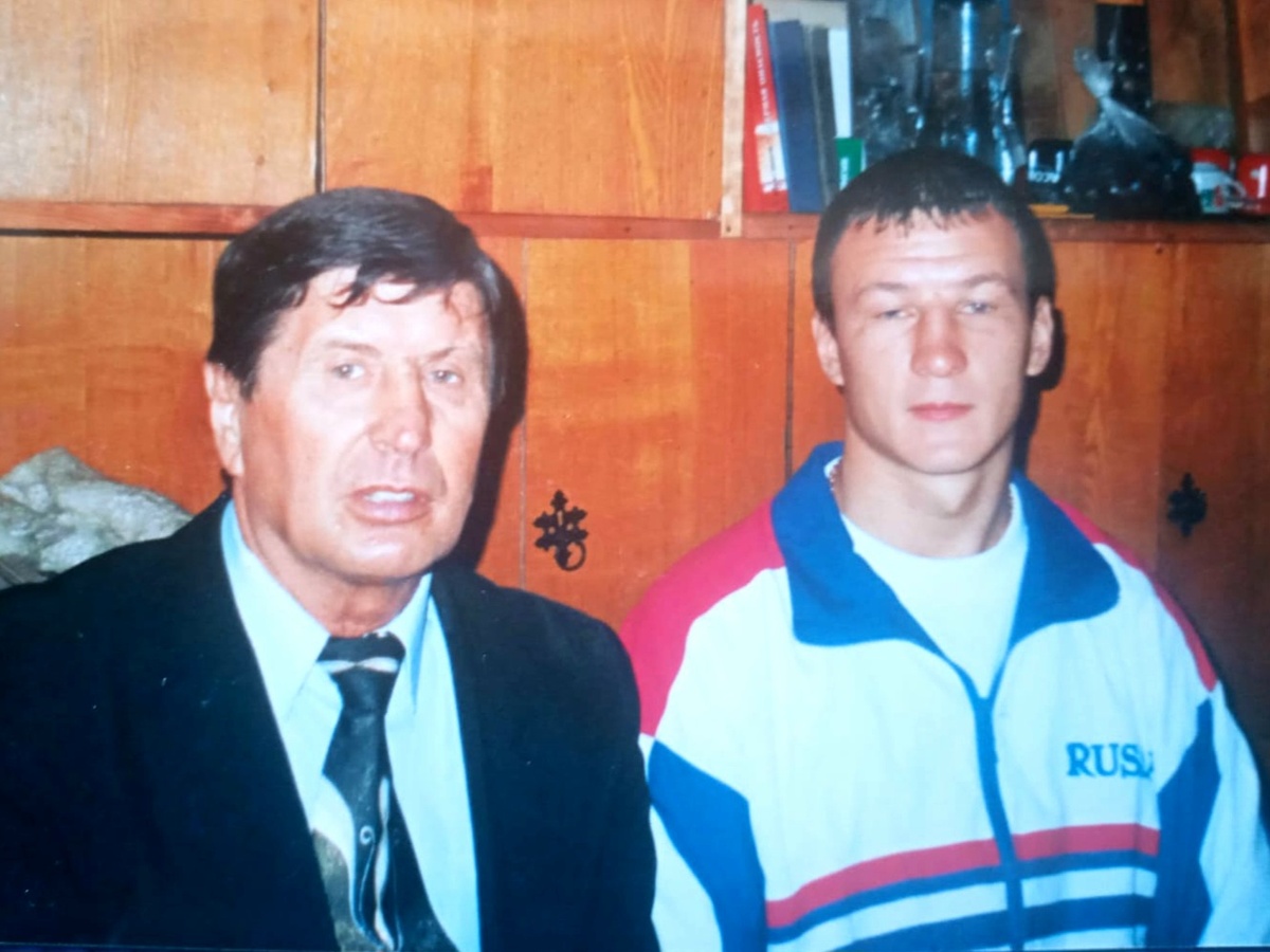 Сегодняшний гость канала Юрий Михайлович Пичугин со своим известным воспитанником – мастером спорта Сергеем Сергеевым 