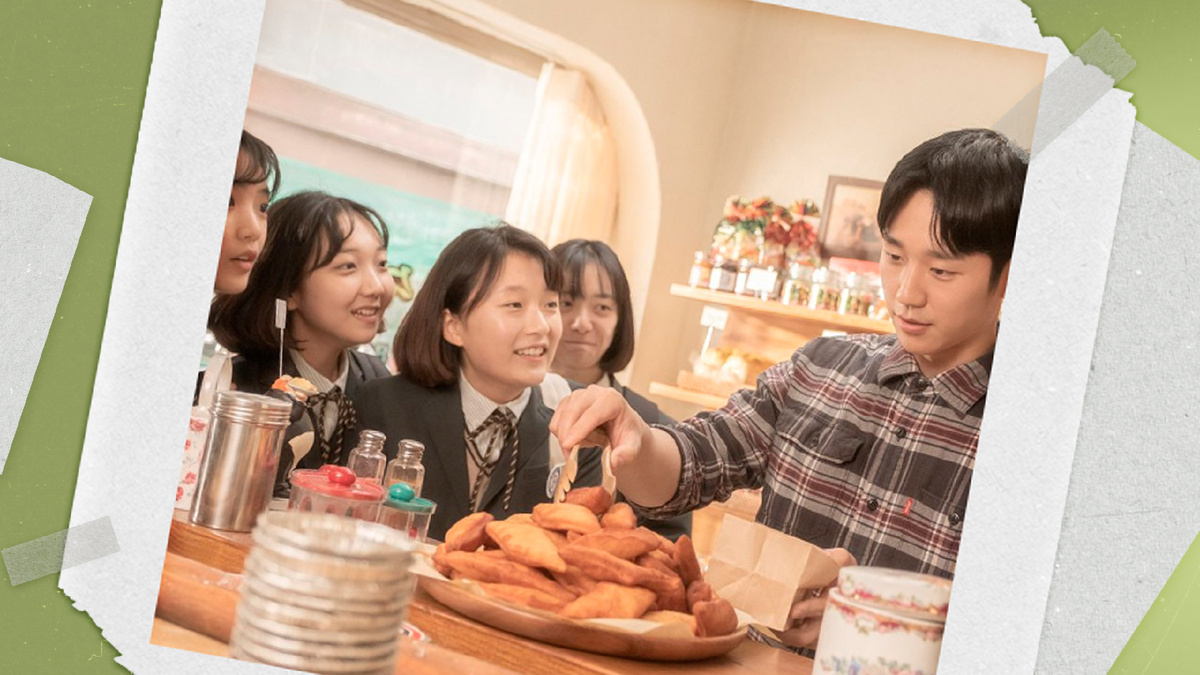 Что пищат девочки в пекарне и зрительницы за кадром? Правильно: Awwww, какой красавчик!😆