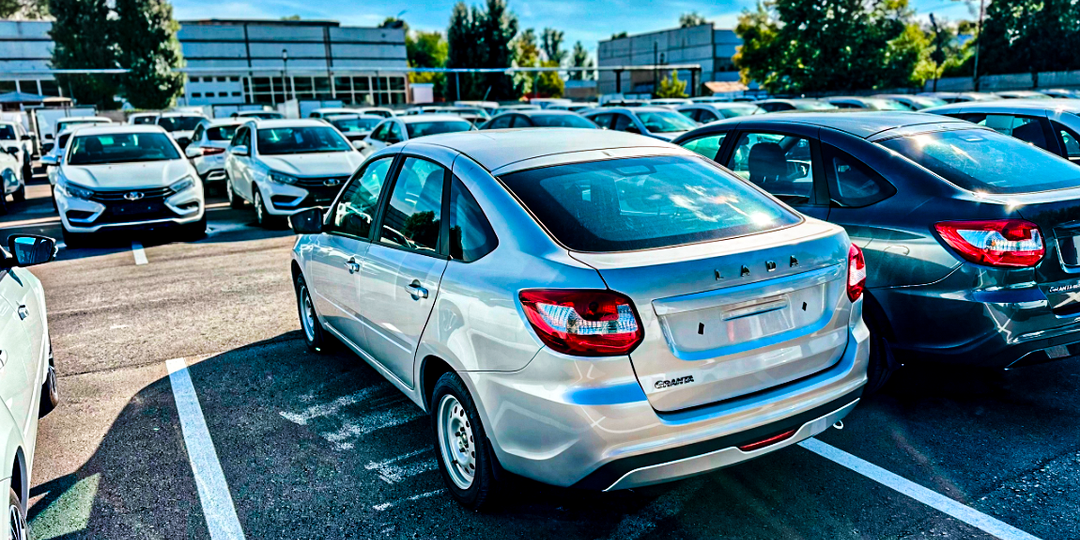 Себестоимость Лада Гранта — 200-300 тыс рублей? Инженер АвтоВАЗа ответил сколько примерно обходится Гранта заводу