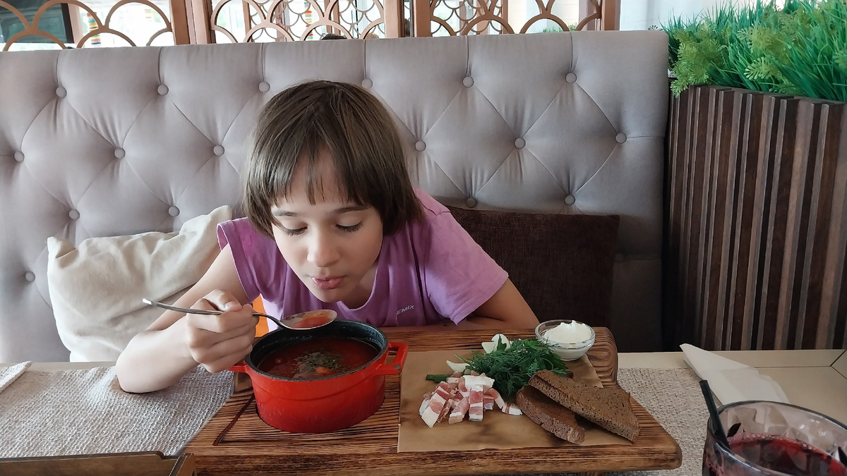 Зеленоградск, ресторан "Самбия", борщ