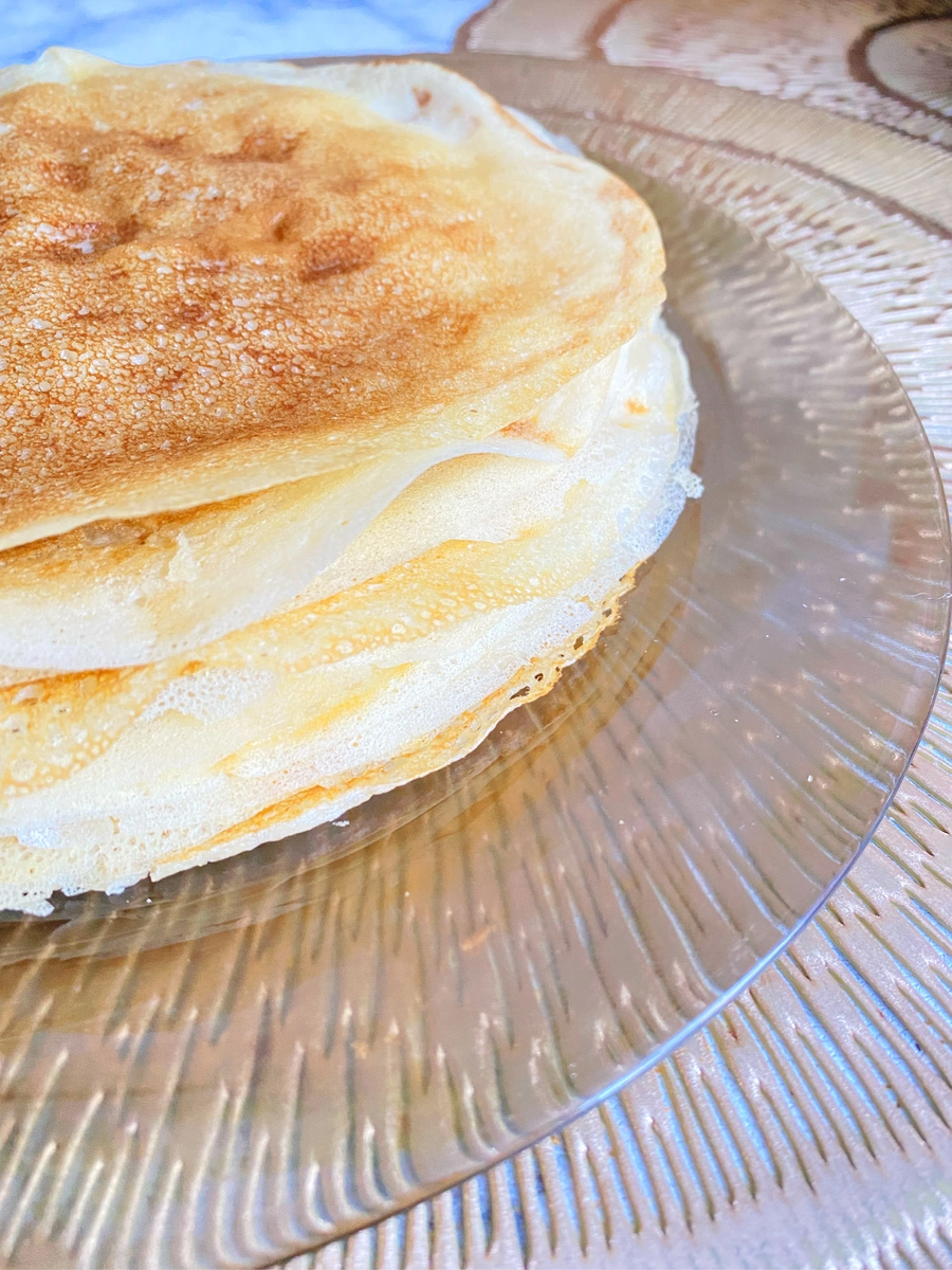 Блинчики очень быстро разлетаются, поэтому советую готовить двойную порцию 🙃