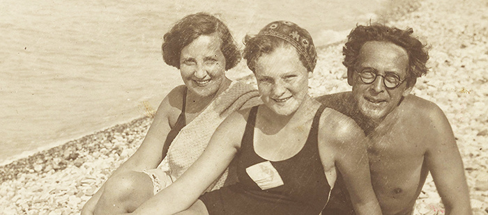 Гуля с папой и Варварой Ивановной на отдыхе, 1938 год, Макопсе