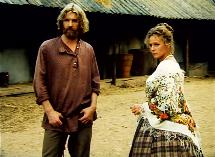 А. Абдулов в роли Сергея. Н. Андрейченко (Катерина).Кадры из к/ф. 