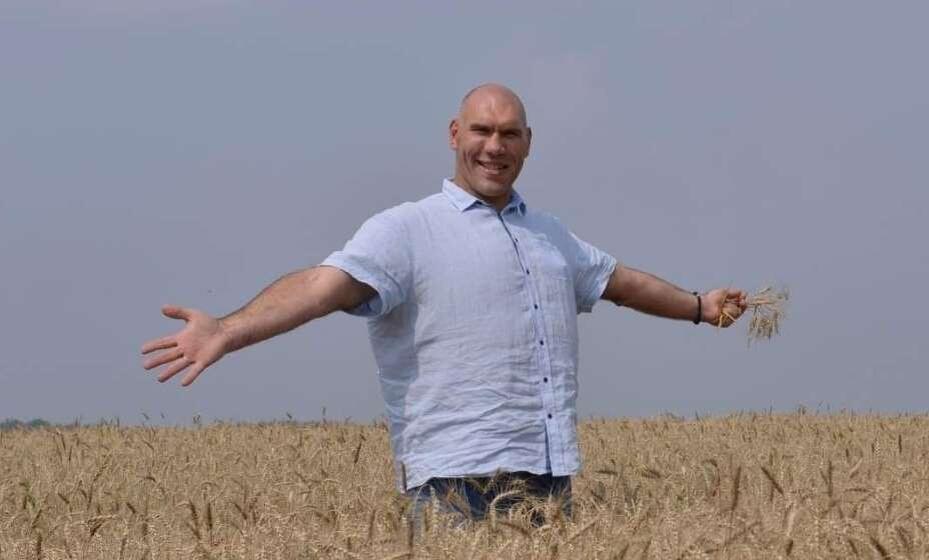    Николай Валуев против Евро-2024. Фото: ВК Николая Валуева