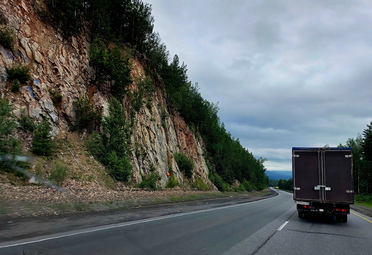 Современная дорога через Урал, трасса М5, фото автора