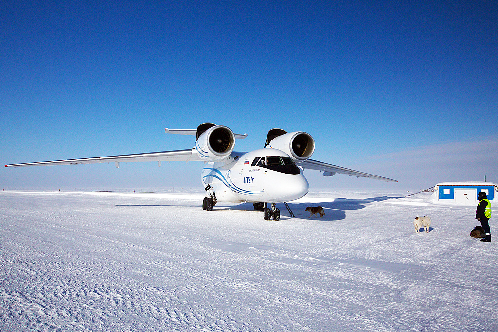 Самолет на Северной полюсе. Источник: aviator-ru.livejournal.com