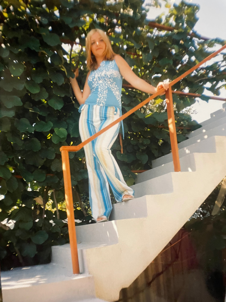 Фото из архива, гостевой дом в Адлере , 2003 год. 