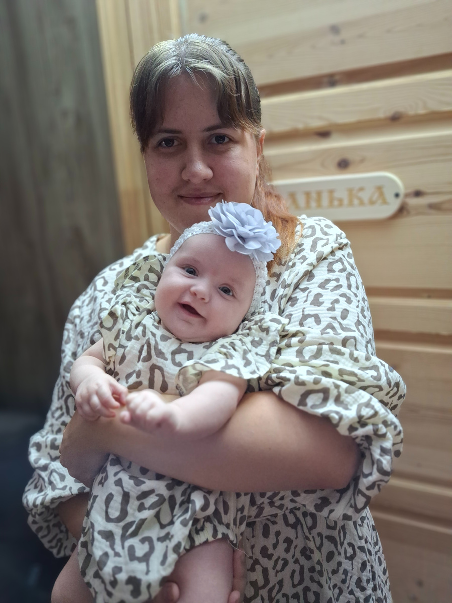 Но главные знания наших предков, которые были уничтожены - знания о Силе Рода, Каждый Род сочинял свою музыку, и Славянский род смог сделать это - сочинить свою, славянскую музыку, именно народные песни имеют самые выслкие вибрации, это научно доказано... Сила Рода смогла поднять вибрации семьи на очень высокий уровень, и чем больше была численность семьи, тем выше были энергии рода, сила Рода была способна "повышать" вибрации той территории, на которой проживал род... Делала Славянский род сильным Духом и приближала к Богу ближе других... ПОЭТОМУ НАС ВСЕГДА СТРЕМИЛИСЬ ИСТРЕБИТЬ И СТЕРЕТЬ НАШУ ИСТОРИЮ...