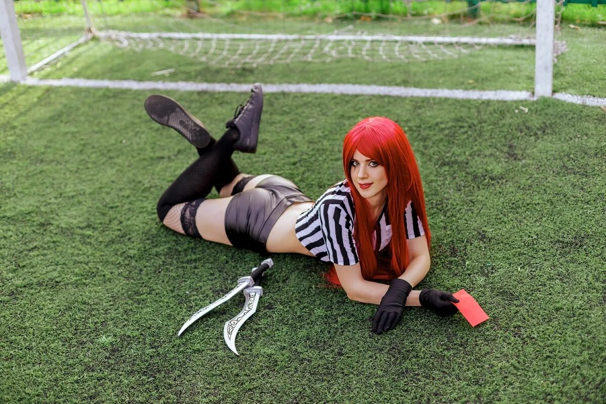 Косплей на Катарину из League of Legends. Косплеер: Алина Aneli Воронцова. Фотограф: Дмитрий Мелихов. Источник: vk.com/aneli_art   📷