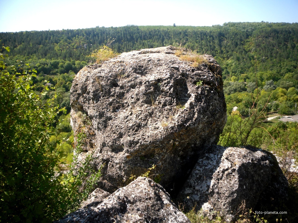Головатый камень