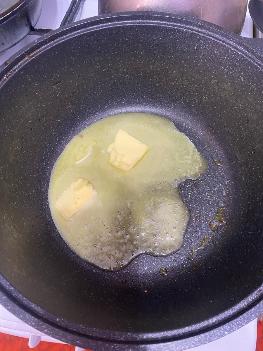 Прогреваем масло до дымка.