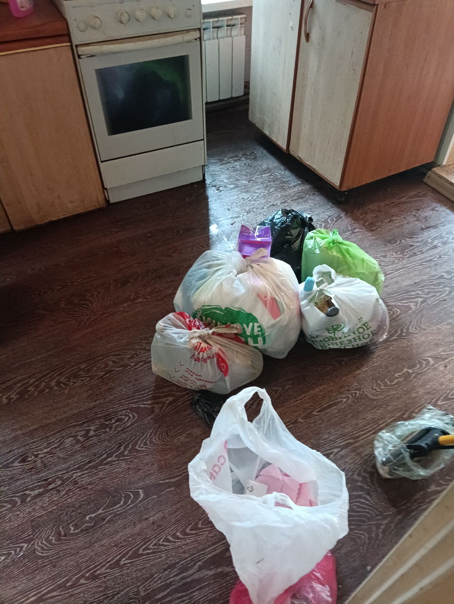 Собираю мусор в пакеты