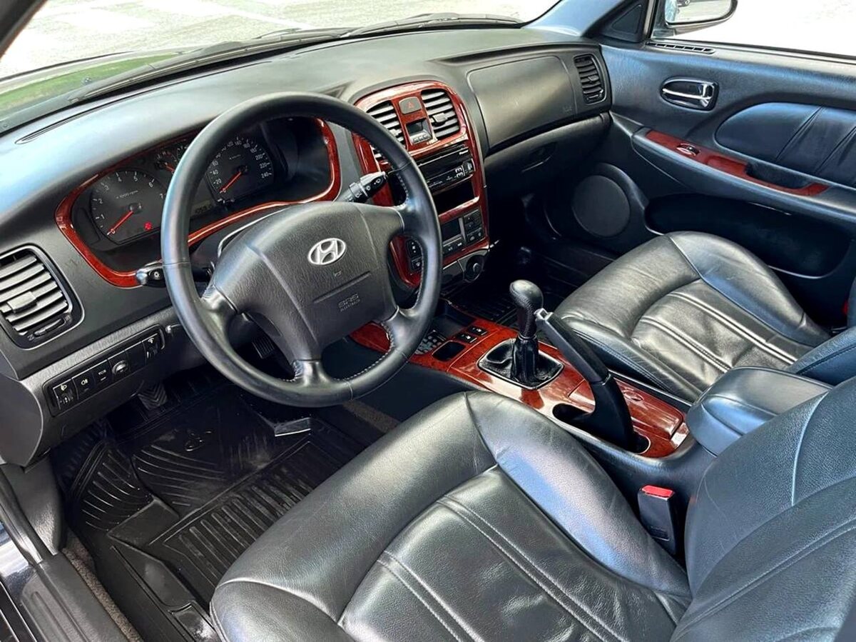 Салон Sonata. Источник фото - auto.ru