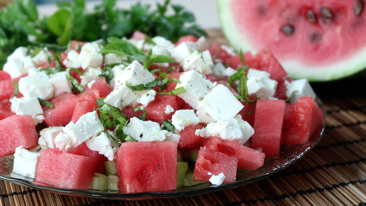 Салат с арбузом и фетой