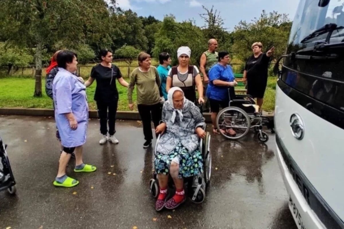    «В чем были, в том и бежали».
