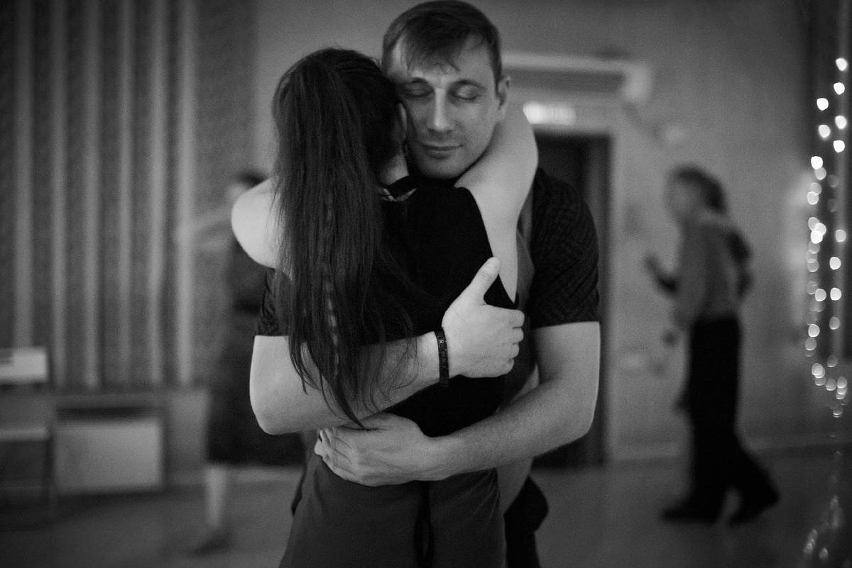 кадры с милонги в Иркутске, танцевальный клуб Небо