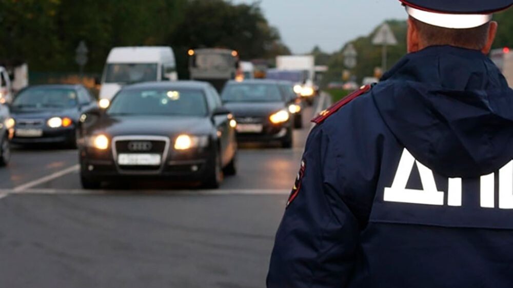 На улицах городов  есть ДПС.  фото: картинки яндекса.