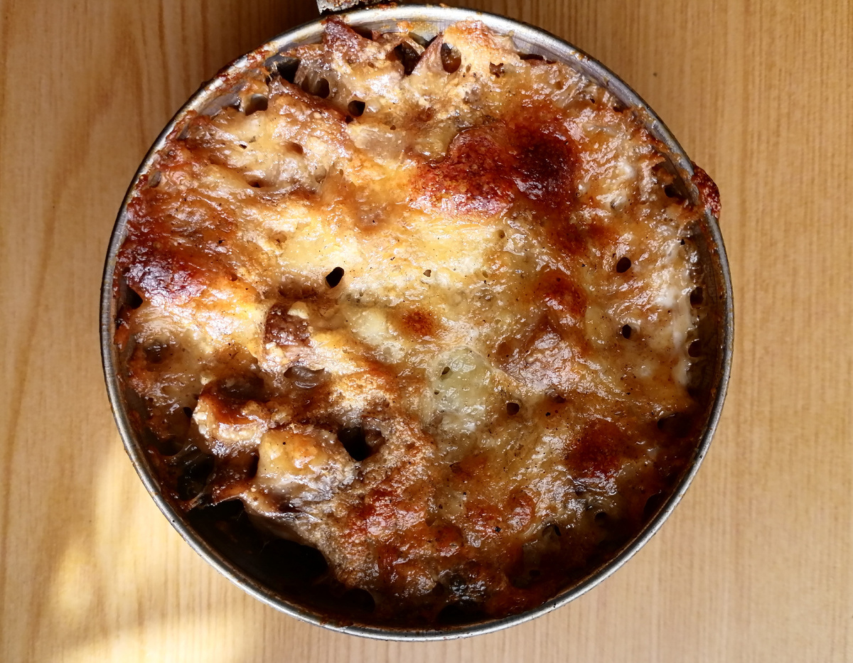 Фото 1. Этот жульен делал мой муж (решила его труд сделать обложкой статьи); листайте по стрелке – всего 3 фотографии
