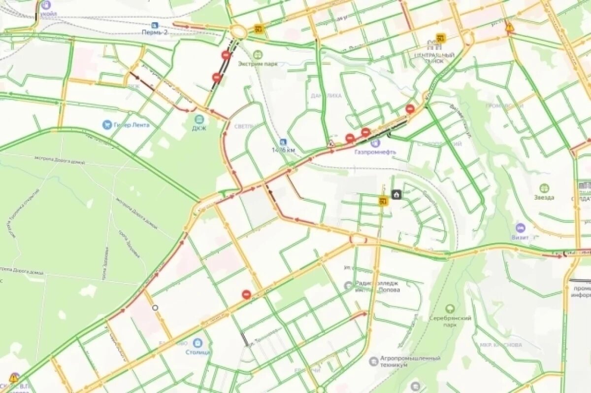    Жители Перми встали в пробке из-за дорожных работ на шоссе Космонавтов