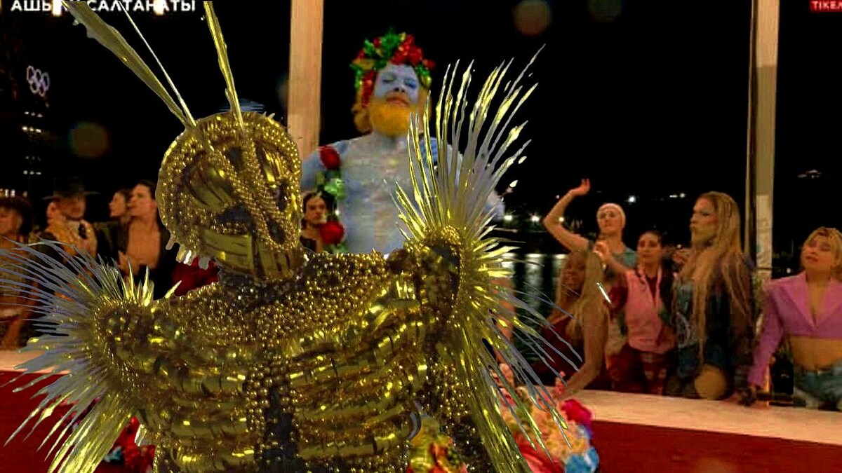 "Ценности, я вас вертел", - сказал гость из будущего и перезапустил Олимпиаду. 