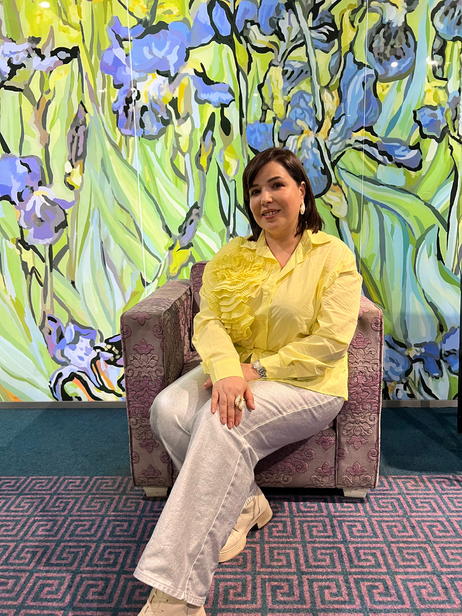 Автор в приличном виде , не в дачном 