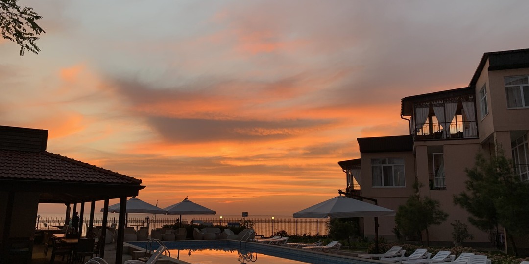 ТОП ОТЕЛЕЙ КРЫМА НА ПЕРВОЙ ЛИНИИ МОРЯ