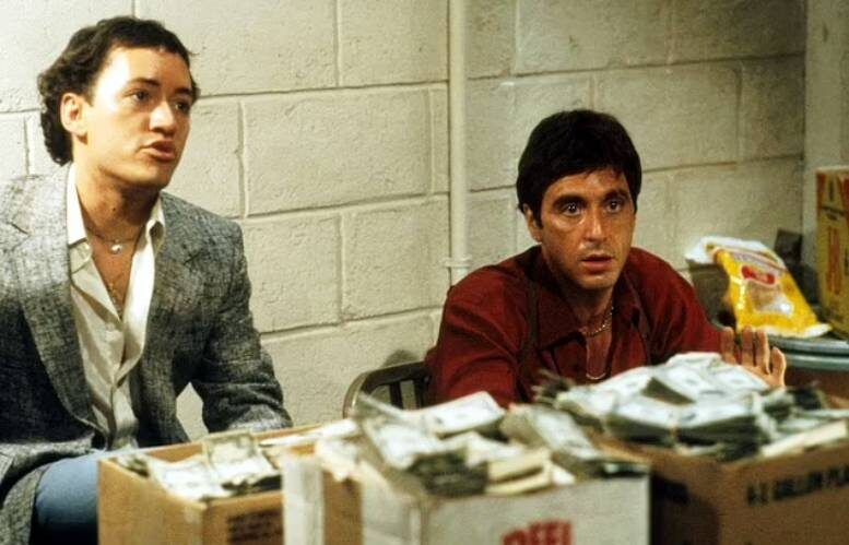    Анхель Салазар и Аль Пачино в фильме "Лицо со шрамом"Кадр из видео