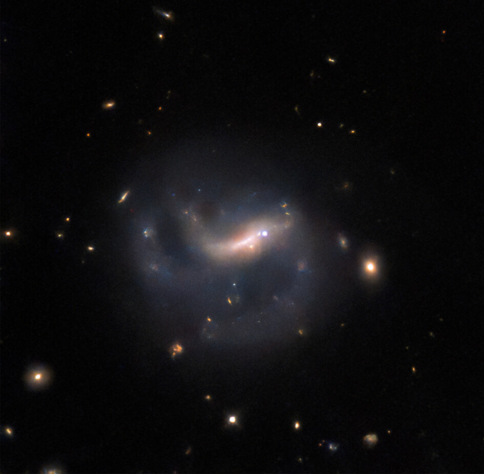 Галактика LEDA 857074. Credit: ESA/Hubble & NASA, R. J. Foley.