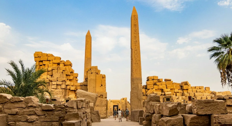 Обелиски в храмовом комплексе Карнак, Египет