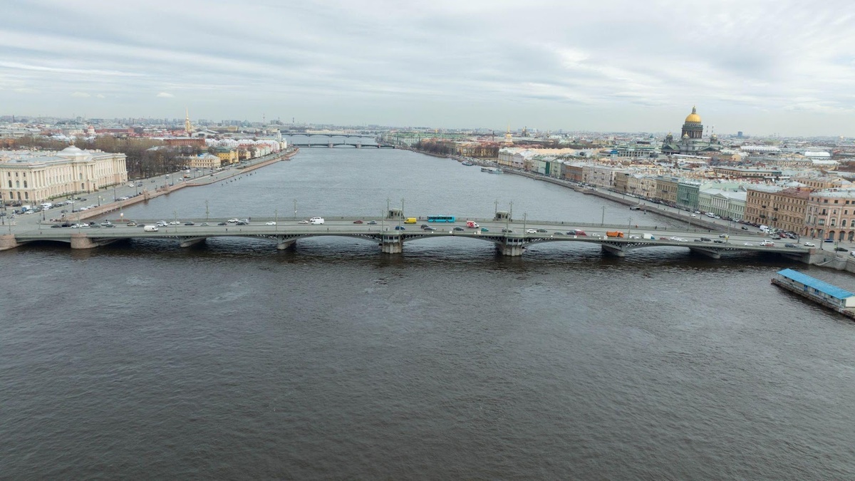 Благовещенский мост: Николай Булыкин. Собственная работа, CC BY-SA 4.0, https://commons.wikimedia.org/w/index.php?curid=122649665