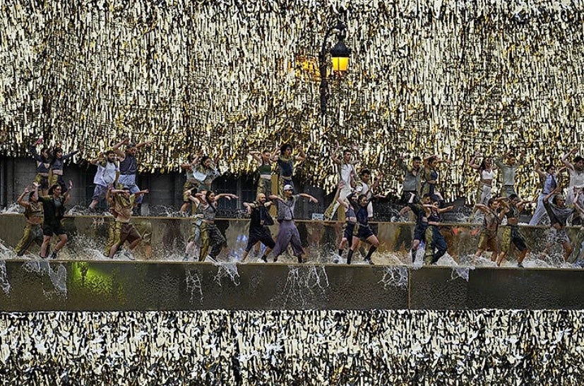 Даже на фото видно, как плохо поставлена хореография у танцоров