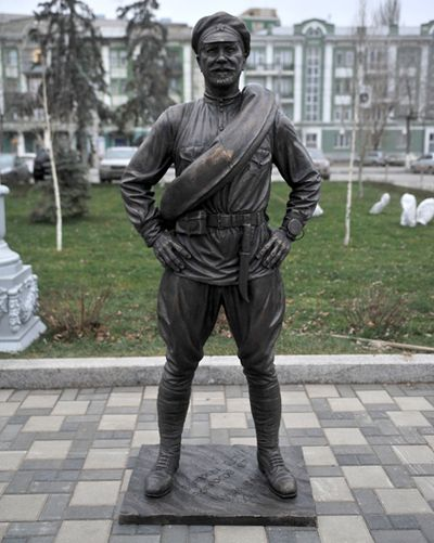 Памятник Сухову в Самаре.